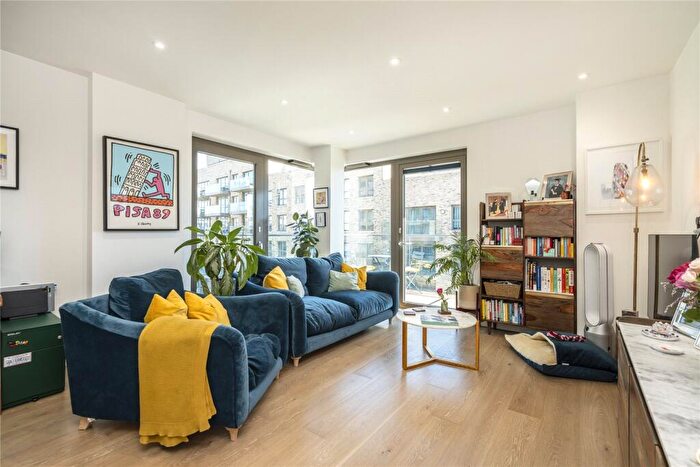 1 Bedroom Flat For Sale In Hemming Street, London, E1