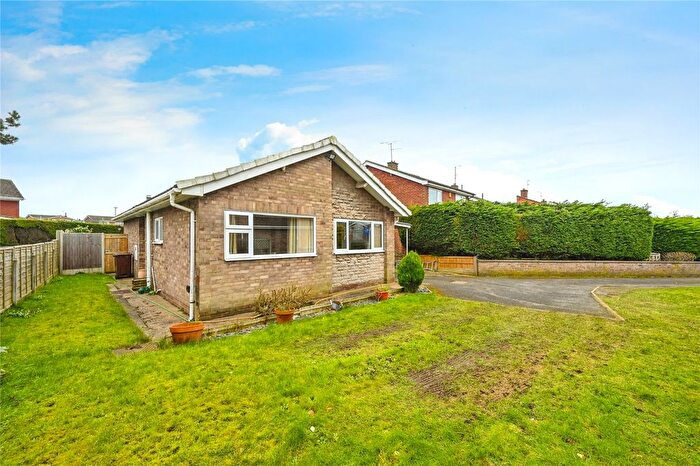 2 Bedroom Bungalow For Sale In Dean Close, Mansfield, Nottinghamshire, NG18