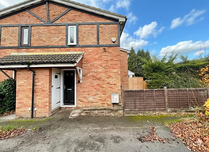 1 Bedroom Terraced House For Sale In Swan Mead, Luton, Bedfordshire, LU4