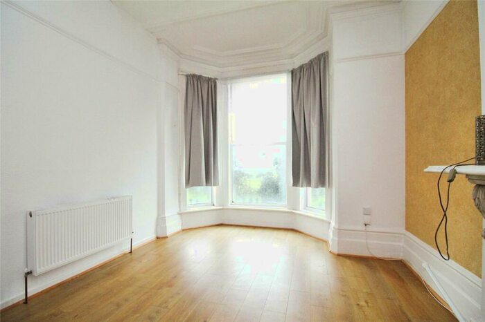 1 Bedroom Flat To Rent In Western Parade, Southsea, Hampshire, PO5