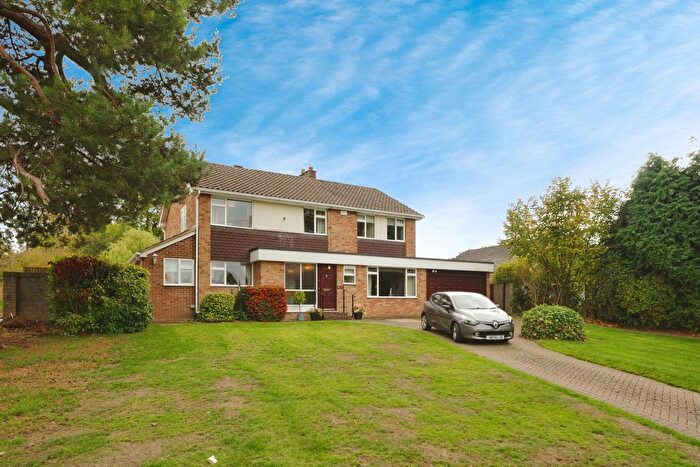 5 Bedroom Detached House For Sale In Keswick Road, Fetcham, Leatherhead, Surrey, KT22