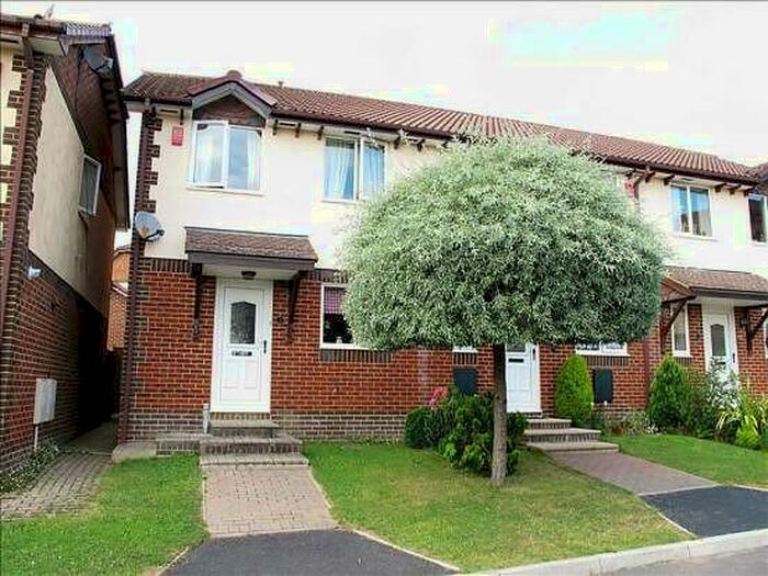 3 Bedroom End Of Terrace House To Rent In Lytchett Matravers, BH16