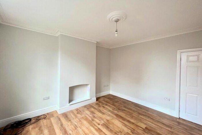 3 Bedroom Terraced House To Rent In Hollis Street, Nottingham, NG7