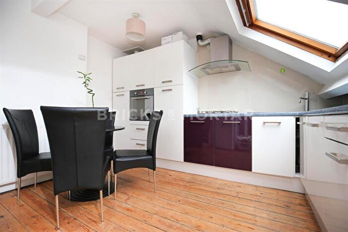 3 Bedroom Apartment To Rent In (£pppw) Westgate Road, City Centre, NE4