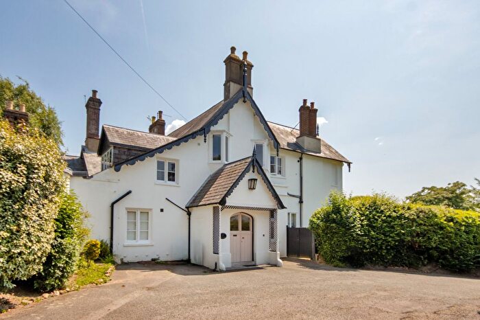 3 Bedroom Flat For Sale In Nevill Park, Tunbridge Wells, Kent, TN4