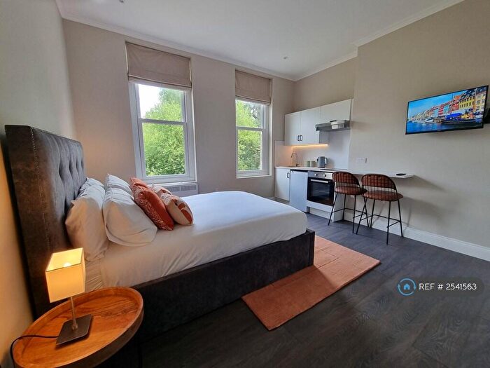 Studio To Rent In Crescent Road, Bournemouth, BH2