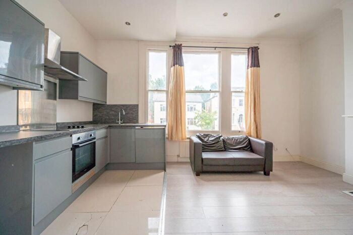 2 Bedroom Flat To Rent In Norwood Road, , Herne Hill, London, SE24