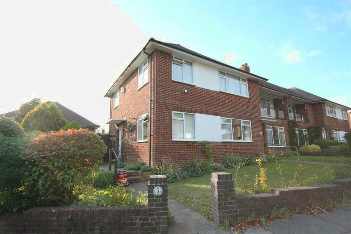 2 Bedroom Flat To Rent In Surrenden Holt, Brighton, East Sussex, BN1