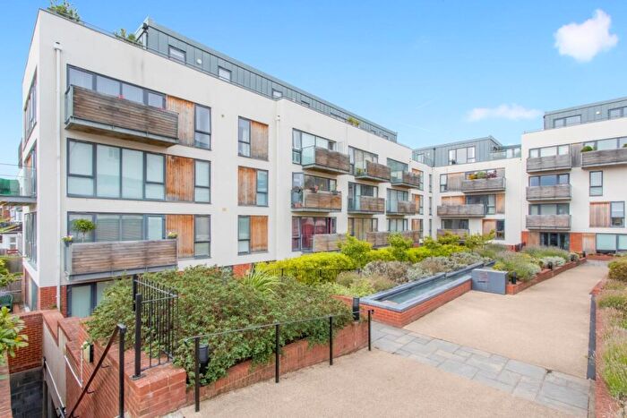 2 Bedroom Flat For Sale In Southdown House, - Somerhill Avenue, Hove, East Sussex, BN3