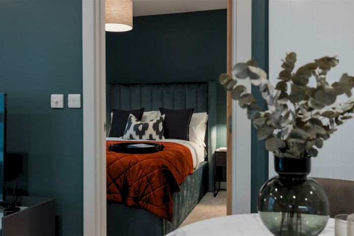 2 Bedroom Apartment To Rent In Quarry Hill, Leeds, LS2