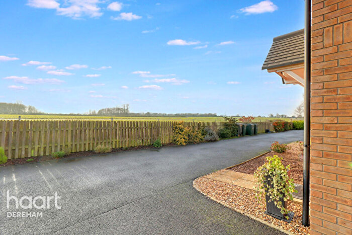 3 Bedroom Semi-Detached House For Sale In Adland Road, Carbrooke, IP25