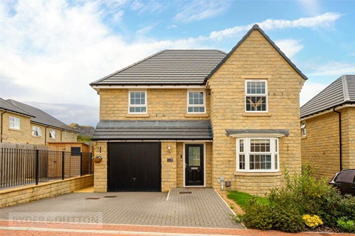 4 Bedroom Detached House For Sale In Bowland Close, Honley, Holmfirth, West Yorkshire, HD9