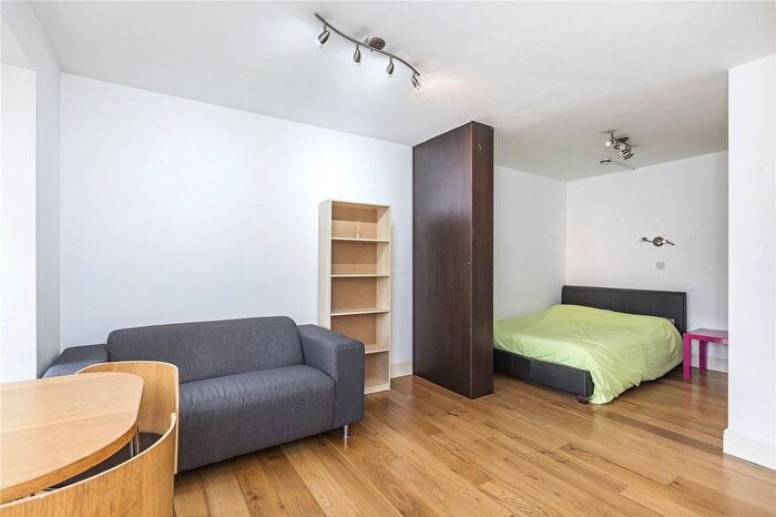 Studio To Rent In Bride Street, London, N7