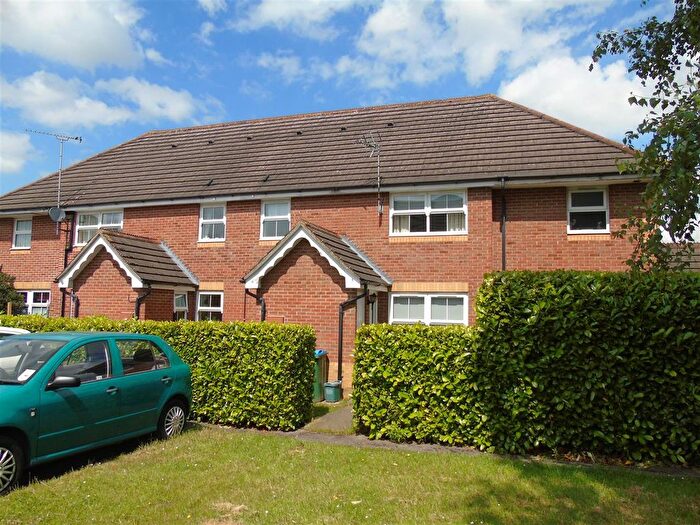 1 Bedroom Terraced House To Rent In Rye Close, Aylesbury, Aylesbury, HP21