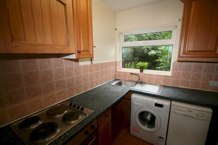 4 Bedroom Property To Rent In Talbot View, Headingley, LS4