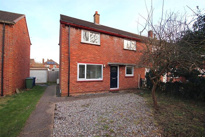 3 Bedroom Property To Rent In Roland Close, Cambridge, CB4