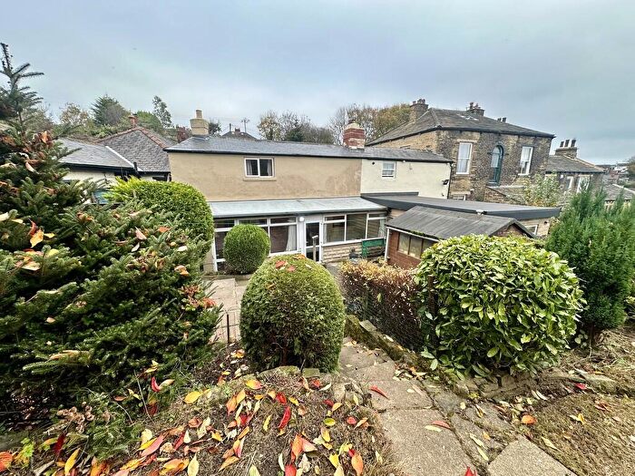 2 Bedroom Cottage For Sale In Smalewell Gardens, Pudsey, LS28
