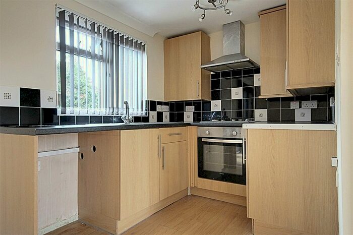 3 Bedroom Flat To Rent In Orchardleigh Avenue, Enfield, Middlesex, EN3