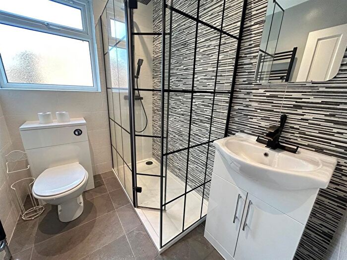 5 Bedroom Semi-Detached House To Rent In Chantry Road, East Ayton, Scarborough, YO13