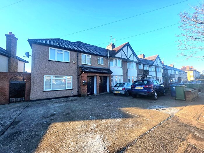 1 Bedroom Maisonette For Sale In Kenton Lane, Harrow, HA3