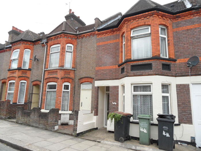 4 Bedroom Terraced House To Rent In Belmont Road, Luton, LU1