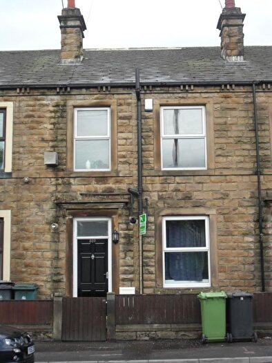 2 Bedroom Terraced House To Rent In Bradford Road, Batley, WF17