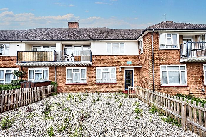 1 Bedroom Flat To Rent In Morpeth Avenue, Borehamwood, WD6