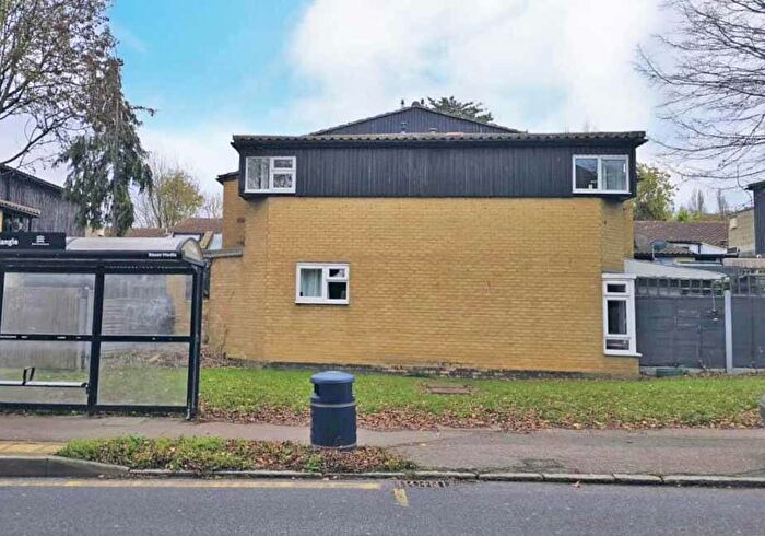 2 Bedroom Flat For Sale In Kiln Shaw, Langdon Hills, Basildon, SS16