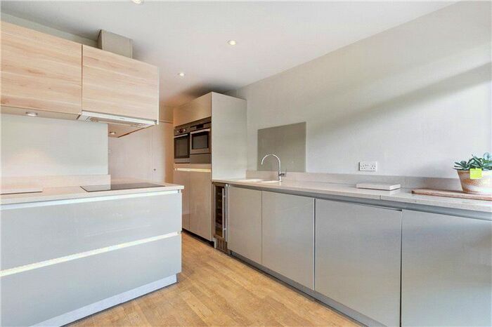 3 Bedroom Flat For Sale In Dighton Court, John Ruskin Street, London, SE5