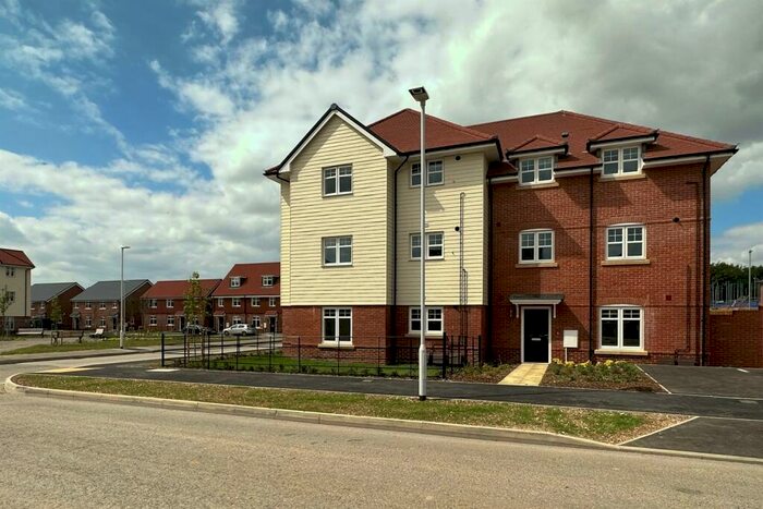 1 Bedroom Flat To Rent In Narcissus Rise, Worthing, BN13