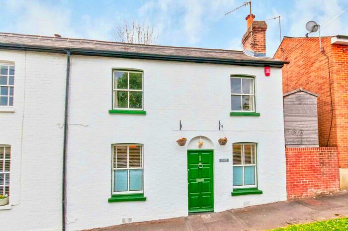 3 Bedroom Semi-Detached House To Rent In Greys Road, Henley-On-Thames, RG9