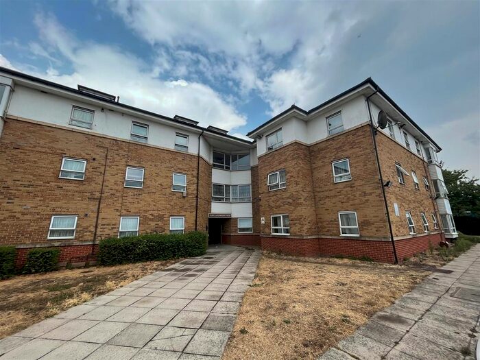 2 Bedroom Flat To Rent In Pavilion Court, Goresbrook Road, Dagenham, RM9
