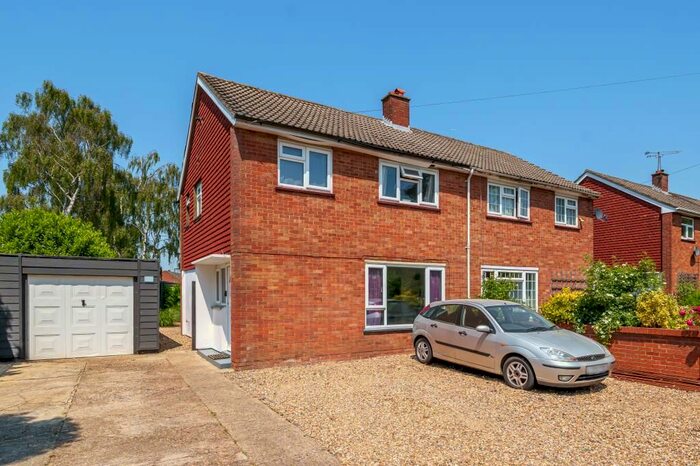 3 Bedroom Semi-Detached House To Rent In Camberley, Surrey, GU15