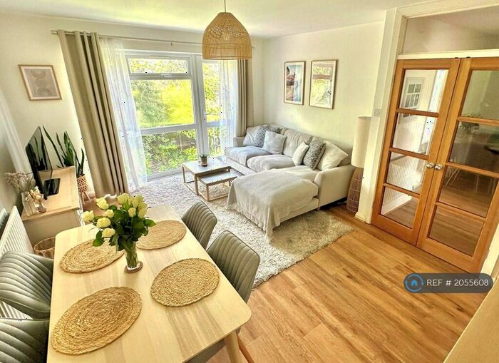 2 Bedroom Flat To Rent In Windfield Close, London, SE26