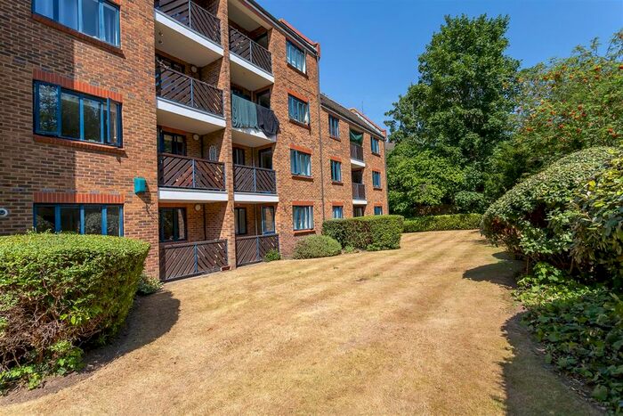 2 Bedroom Flat To Rent In Worcester Road, Sutton, SM2