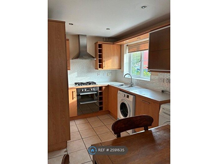 3 Bedroom Semi-Detached House To Rent In Wordsworth Road, Bristol, BS7