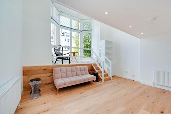 1 Bedroom Flat To Rent In Belsize Park Gardens, Belsize Park, NW3