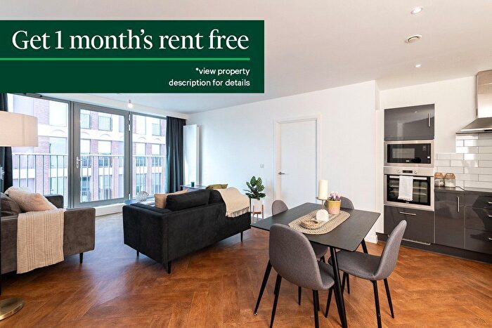 2 Bedroom Flat To Rent In Broadside, Oldham Walk, M4