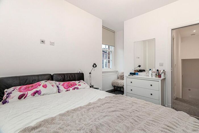 2 Bedroom Apartment For Sale In Shakespeare Street, North Kelvinside, Glasgow, G20