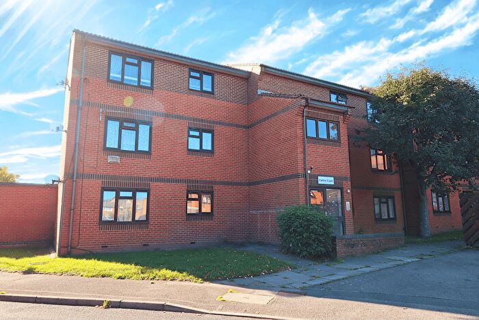 1 Bedroom Flat To Rent In Chaffinch Close, Surbiton, KT6