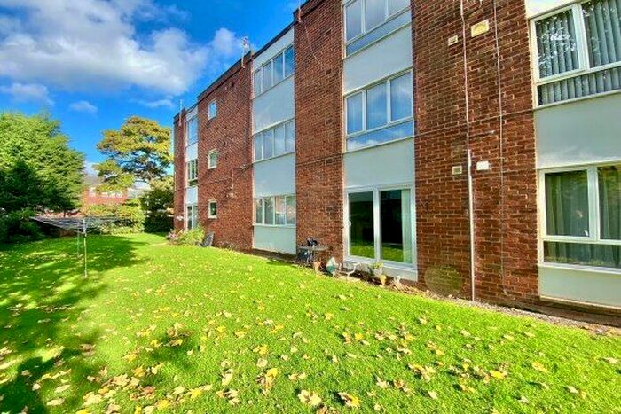 2 Bedroom Flat To Rent In Park Road South, Prenton, CH43