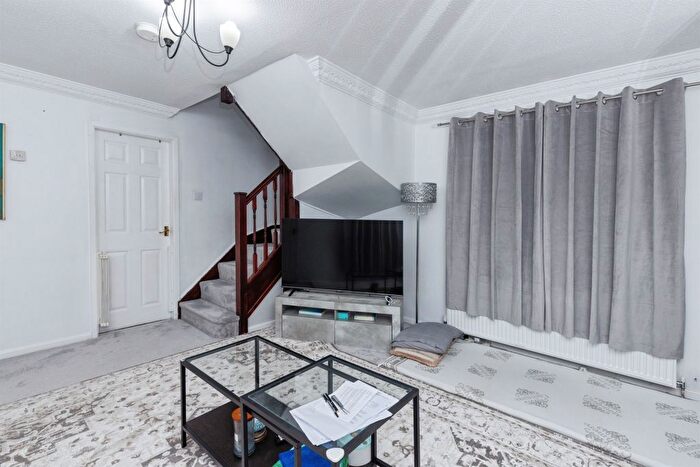 2 Bedroom Semi-Detached House For Sale In Fieldhurst Court, Bierley, Bradford, BD4