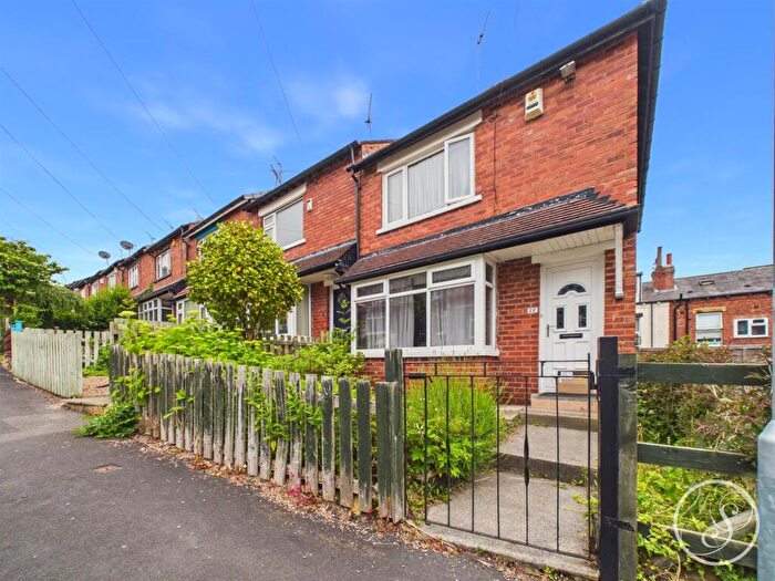 2 Bedroom End Of Terrace House For Sale In Wilton Grove, Leeds, LS6