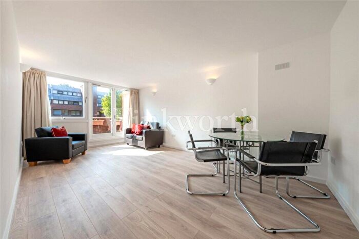 2 Bedroom Apartment To Rent In Britten Close, London, NW11