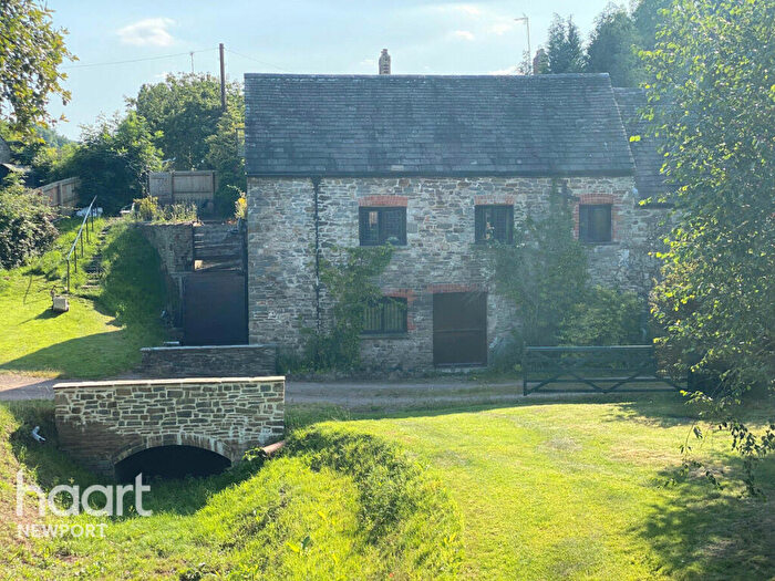3 Bedroom Country House For Sale In The Mill House Llanbadoc, NP15