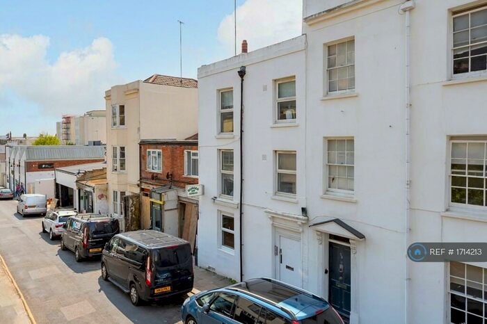 1 Bedroom Flat To Rent In Ground Floor, Hove, BN3