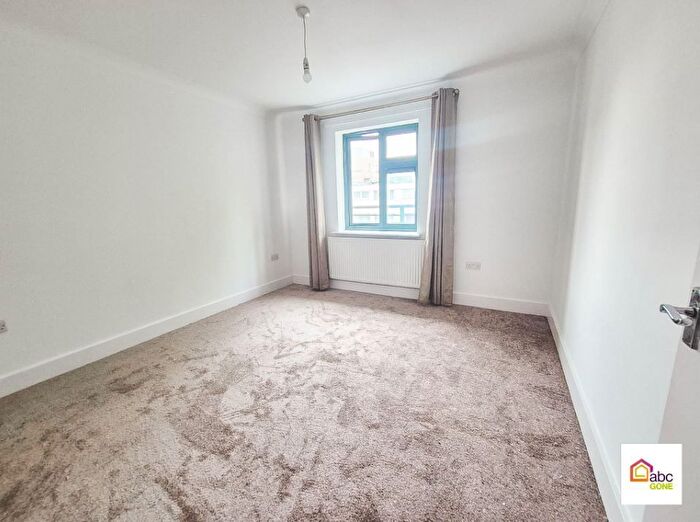 1 Bedroom Flat To Rent In St. Martin's Avenue, London, E6