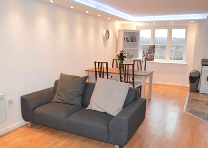 2 Bedroom Flat To Rent In Ffordd Cambria, Pontarddulais, Swansea, SA4