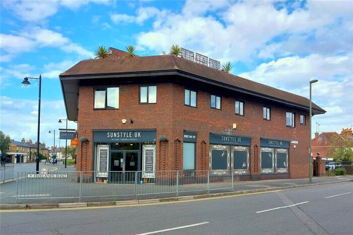 2 Bedroom Apartment To Rent In Freelands Road, Cobham, Surrey, KT11