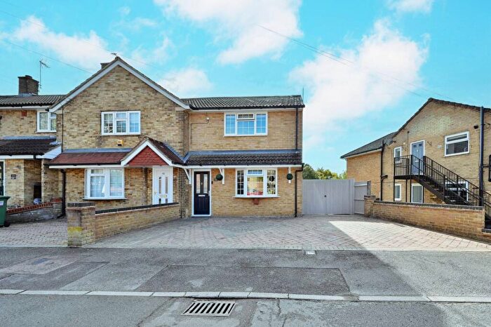 2 Bedroom Terraced House For Sale In Turners Hill, Hemel Hempstead, HP2